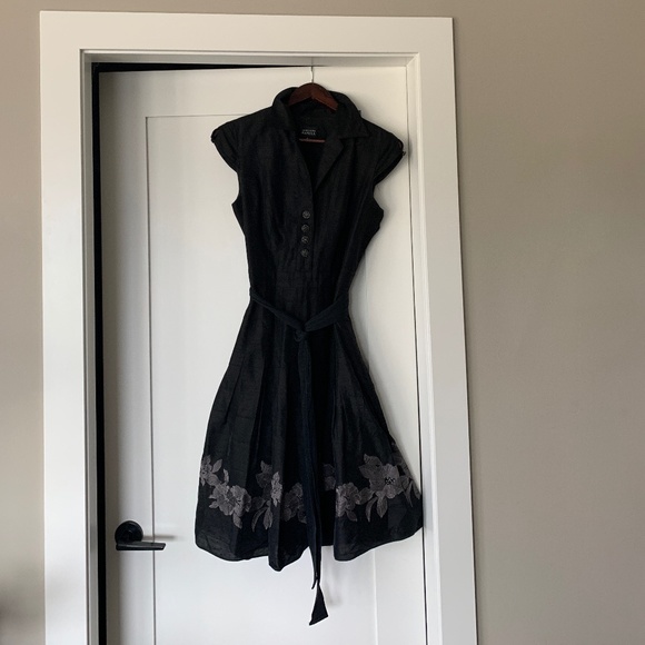 Dress - Picture 1 of 1